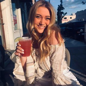 Meet your Posher, Alexandra